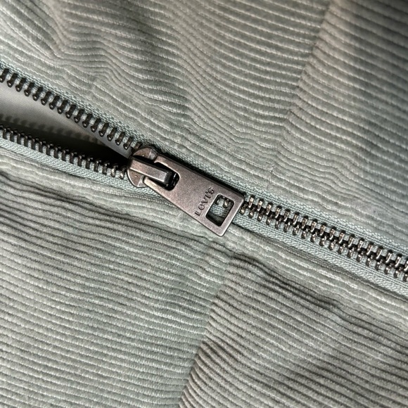 LEVI’S ZOE CORDUROY BUBBLE PUFFER JACKET- COLOR MINT GREEN - Picture 4 of 13